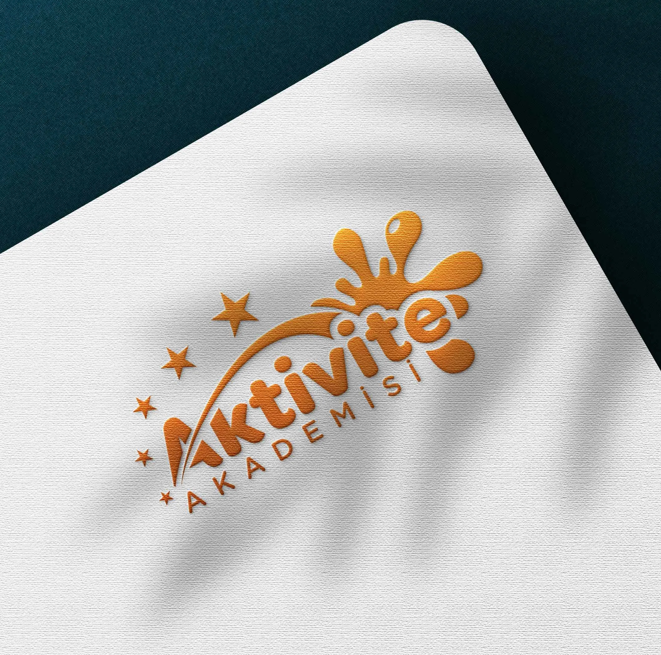 Biz Kimiz?